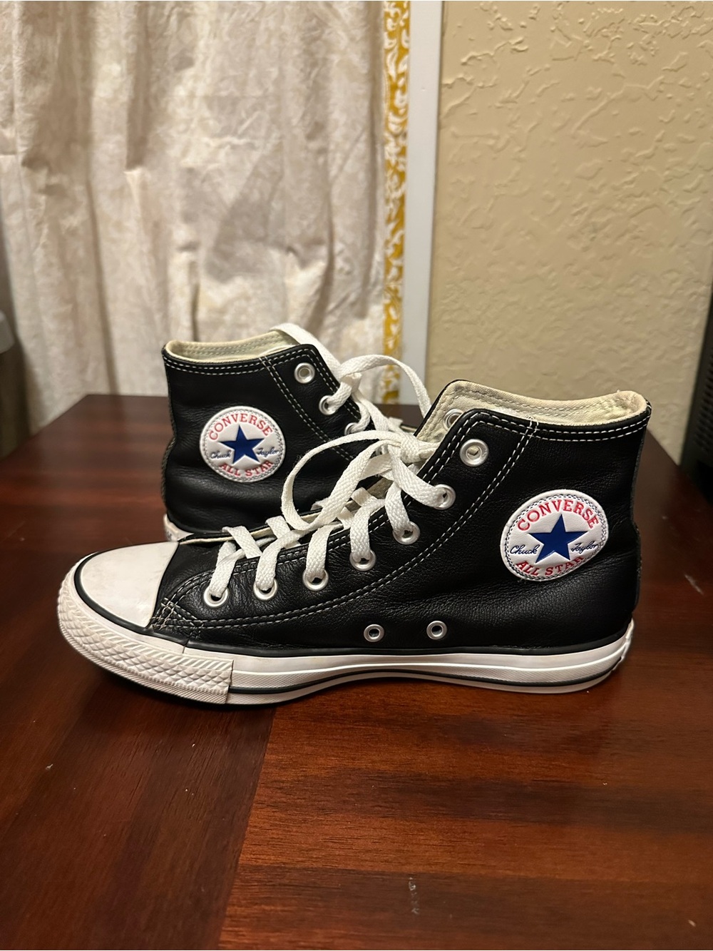 CONVERSE Chuck Taylor High Top Leather Sneakers Shoes Men’s 6/ Women’s 8